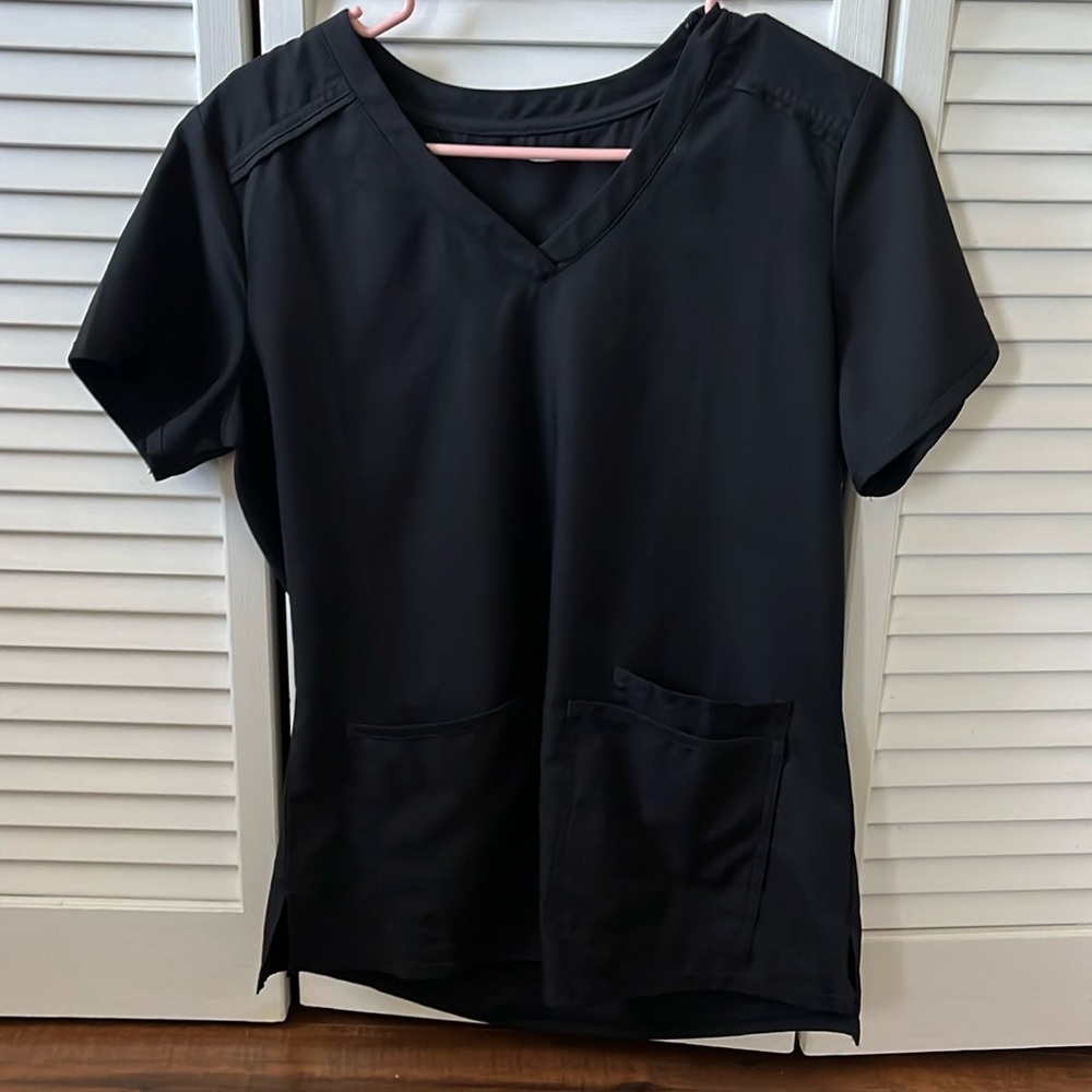 MedCouture Insight 3-Pocket Scrub Top